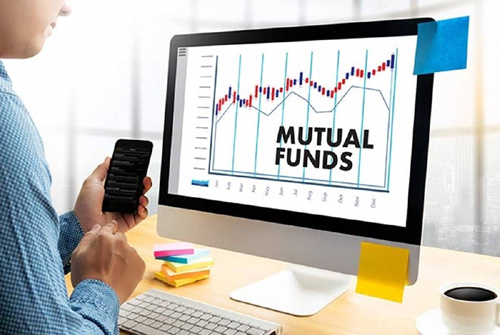 Expert Opinion on Mutual Funds ‘ओमीक्रॉन’ का असर, म्यूचुअल फंड्स बेचें या खरीदें, ये है एक्सपर्ट की राय