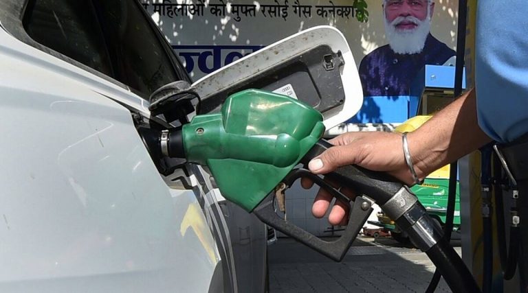 Petrol Price: रविवार के पेट्रोल डीजल की कीमतें जारी, मुख्य शहरों में इस भाव में है तेल