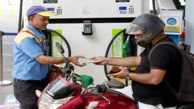 India Petrol Price: आज के वाहन ईंधन के भाव जारी, इन शहरों में मिल रहा सबसे सस्ता तेल, चेक करें यहां