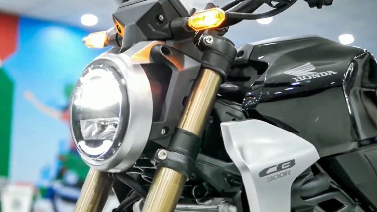 Honda CB300R हुई भारत में लॉन्च, दमदार फीचर्स के साथ राइडर्स के लिए हो सकता है अच्छा सौदा