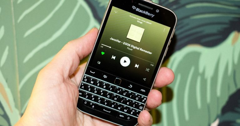 BlackBerry Classic की सर्विसेज, 4 जनवरी से हो जाएगी बंद