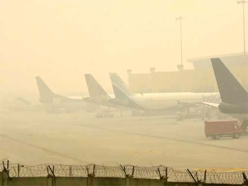 Flights Delayed Due To Dense Fog घने कोहरे के कारण कई फ्लाइट्स देर से चलीं, जयपुर एयरपोर्ट से 11 फ्लाइट्स रद्द