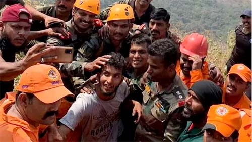 Rescued Kerala Youth ट्रैकिंग के दौरान खाई में गिरा युवक, भारतीय सेना ने किया रेस्क्यू