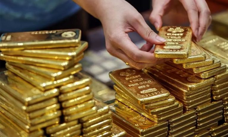 Gold Price Today 15 March 2022 : सोने-चांदी खरीदारों के लिए बड़ी खबर, जानिए आज कितना रुपये सस्ता हुआ सोना