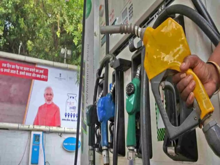 Petrol Diesel Today Price 29 March 2022 :  दिल्ली में पेट्रोल 100 रुपए के पर, जानिए आपके शहर में क्या है रेट