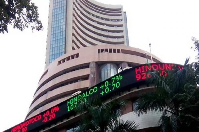 Share Market Update Today 8 March 2022 : शेयर मार्केट में गिरावट का सिलसिला जारी, सेंसेक्स 200 अंक से ज़्यादा टूटा, निफ़्टी भी लाल निशान पर