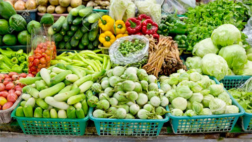 Vegetables Prices : फल और सब्जियों के दाम तेजी से बढ़ी, महंगाई से जनता कर रही त्राहिमाम