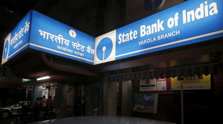 SBI ने दिया लोगों को झटका! महंगा कर दिया कर्ज, अब तक पांच बार बढ़ा चुका लेंडिंग रेट