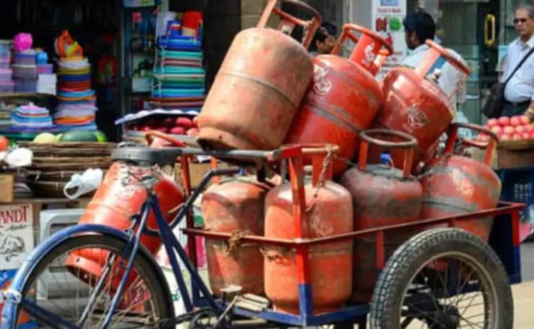 LPG: एलपीजी सिलेंडर पर अब इस वजह से होगा क्यूआर कोड