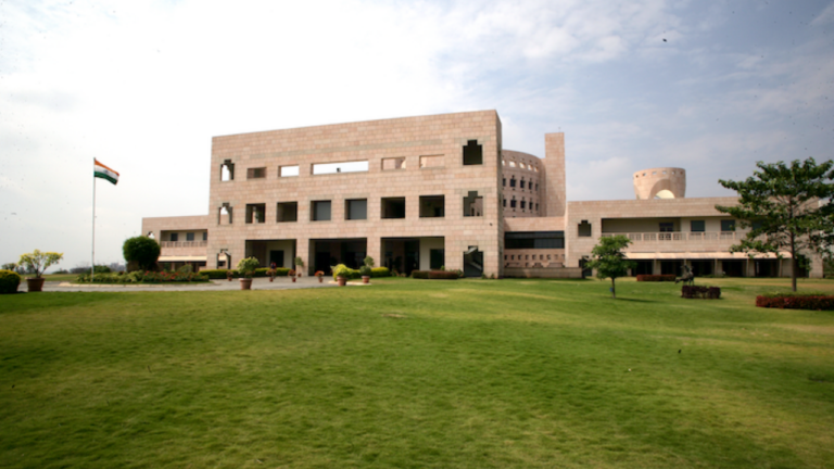 ISB Launches I-Venture Immersive ivi Programme for Grassroot Entrepreneurs; No Degree, CAT, GMAT, GRE Needed